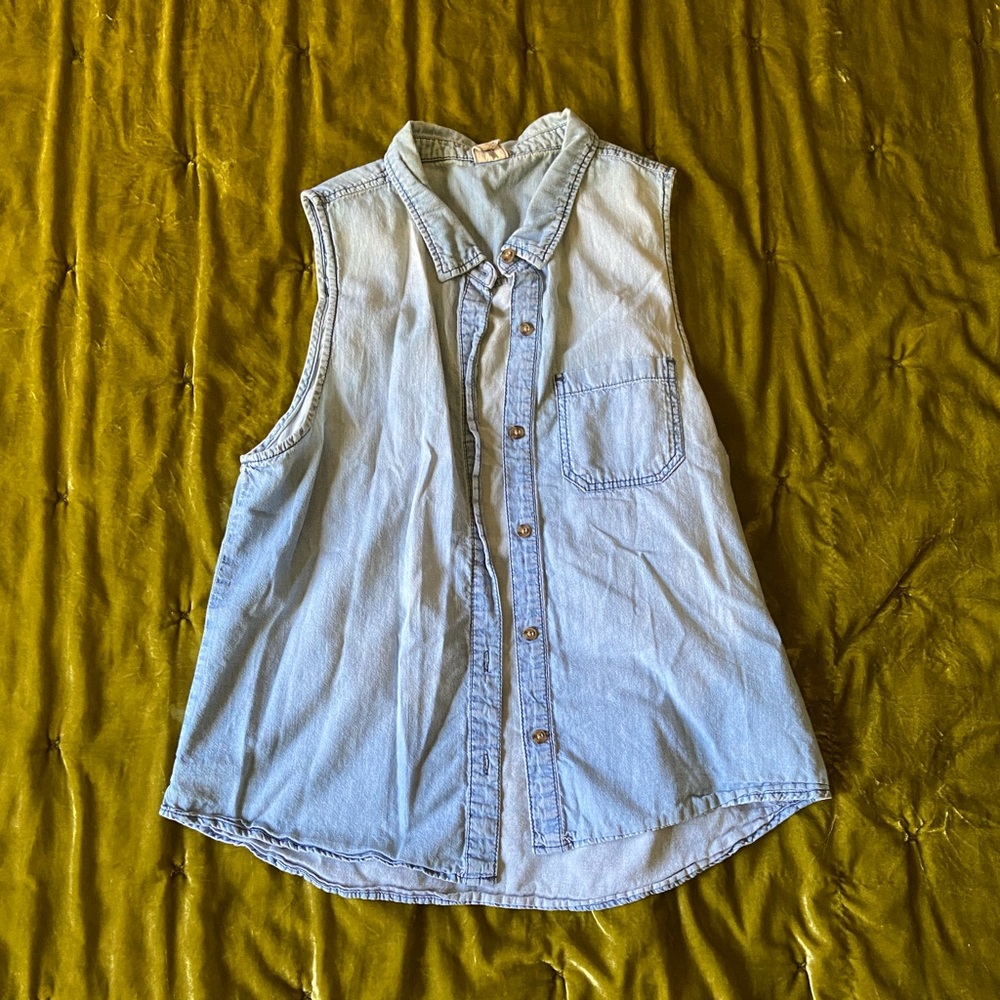 Sleeveless Light Wash Chambray Button Down